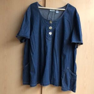 Ladies denim top with pockets
